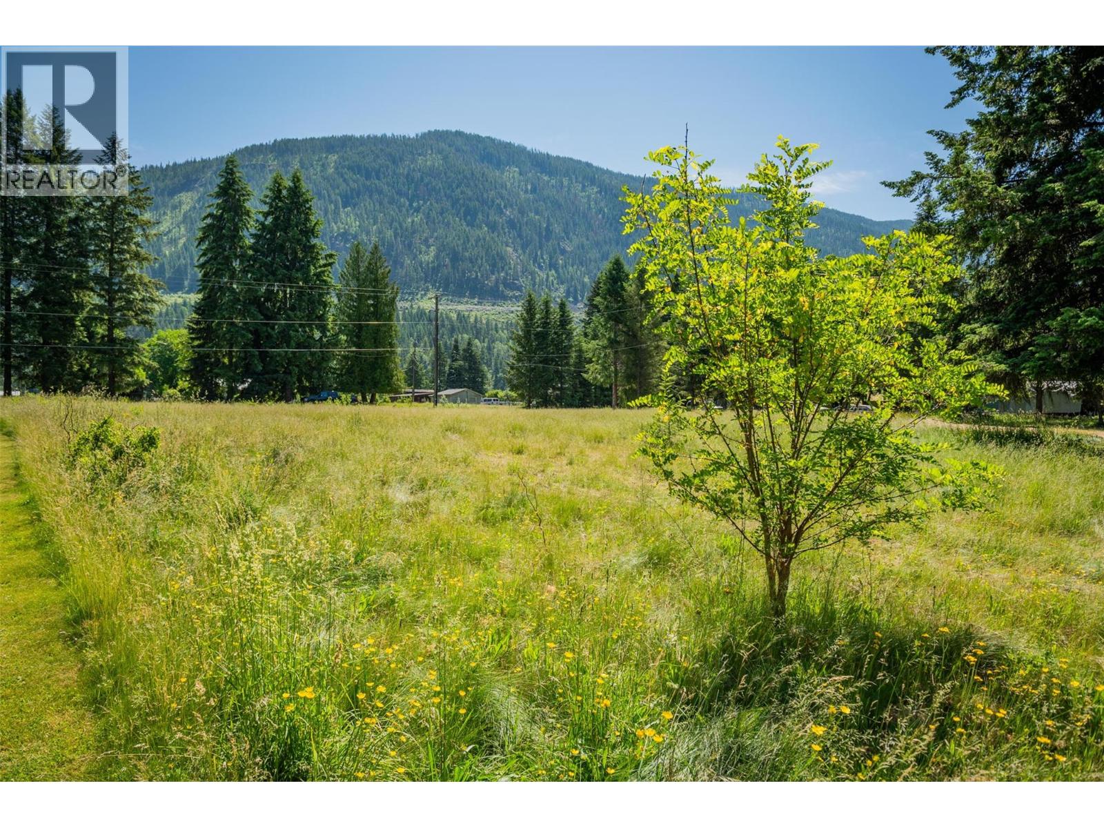 2645 Shoreacres Road, Castlegar