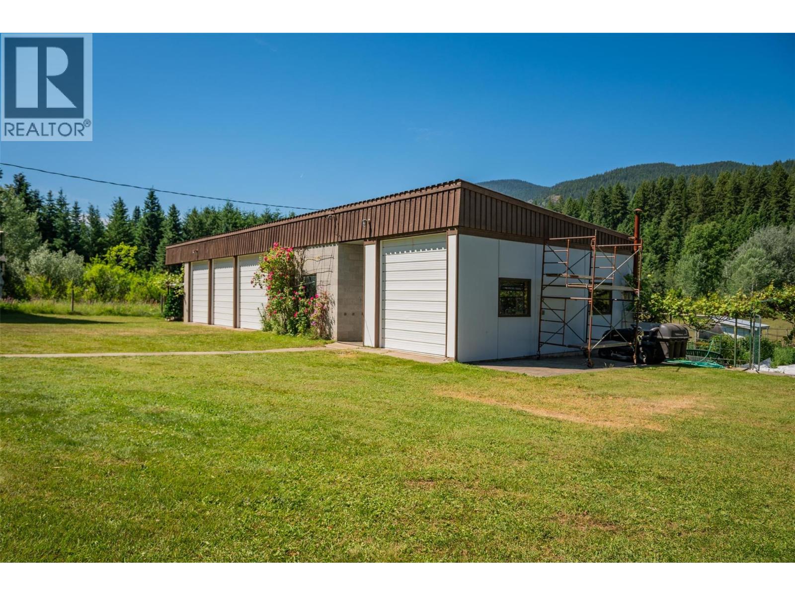 2645 Shoreacres Road, Castlegar