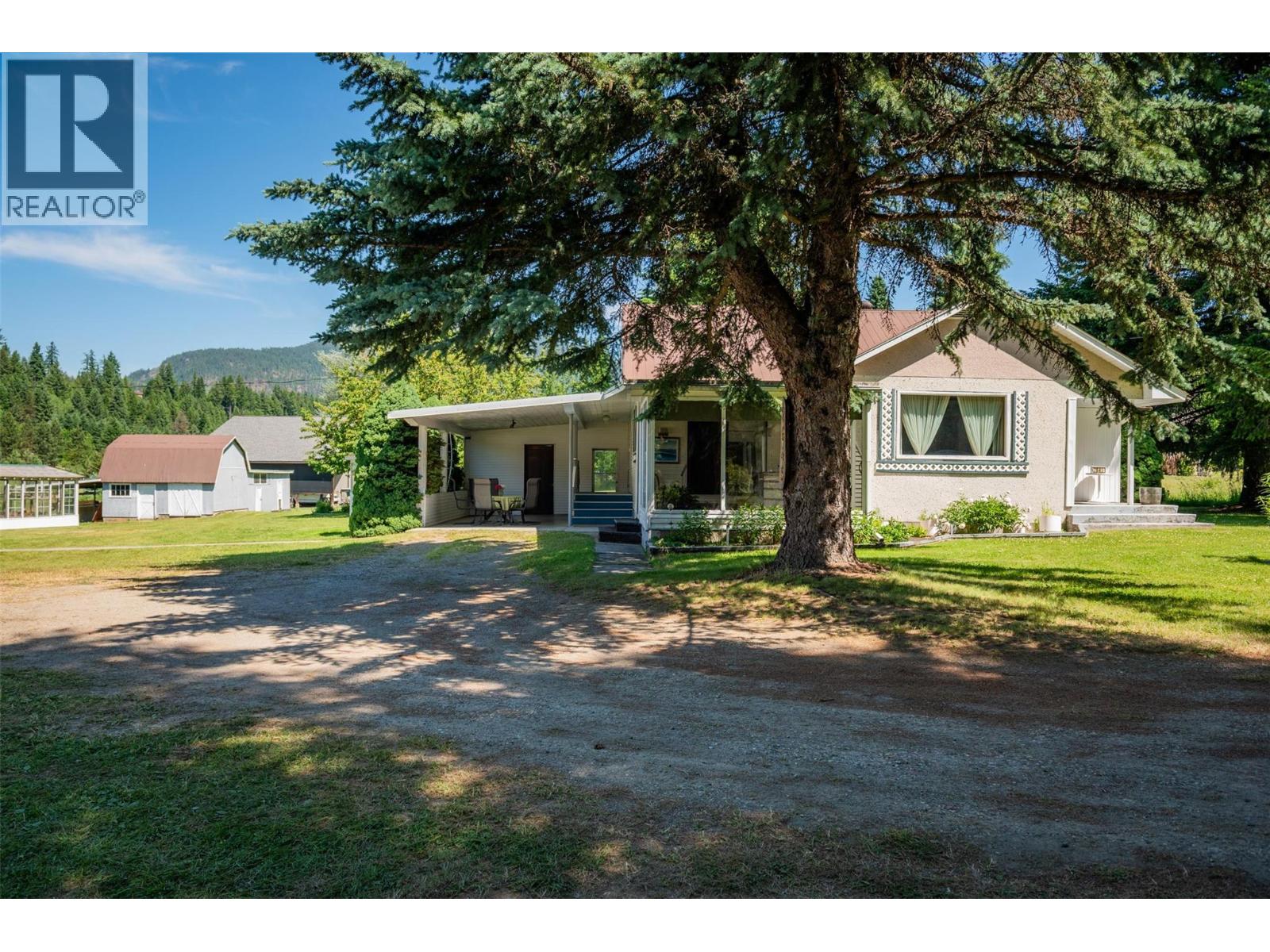2645 Shoreacres Road, Castlegar