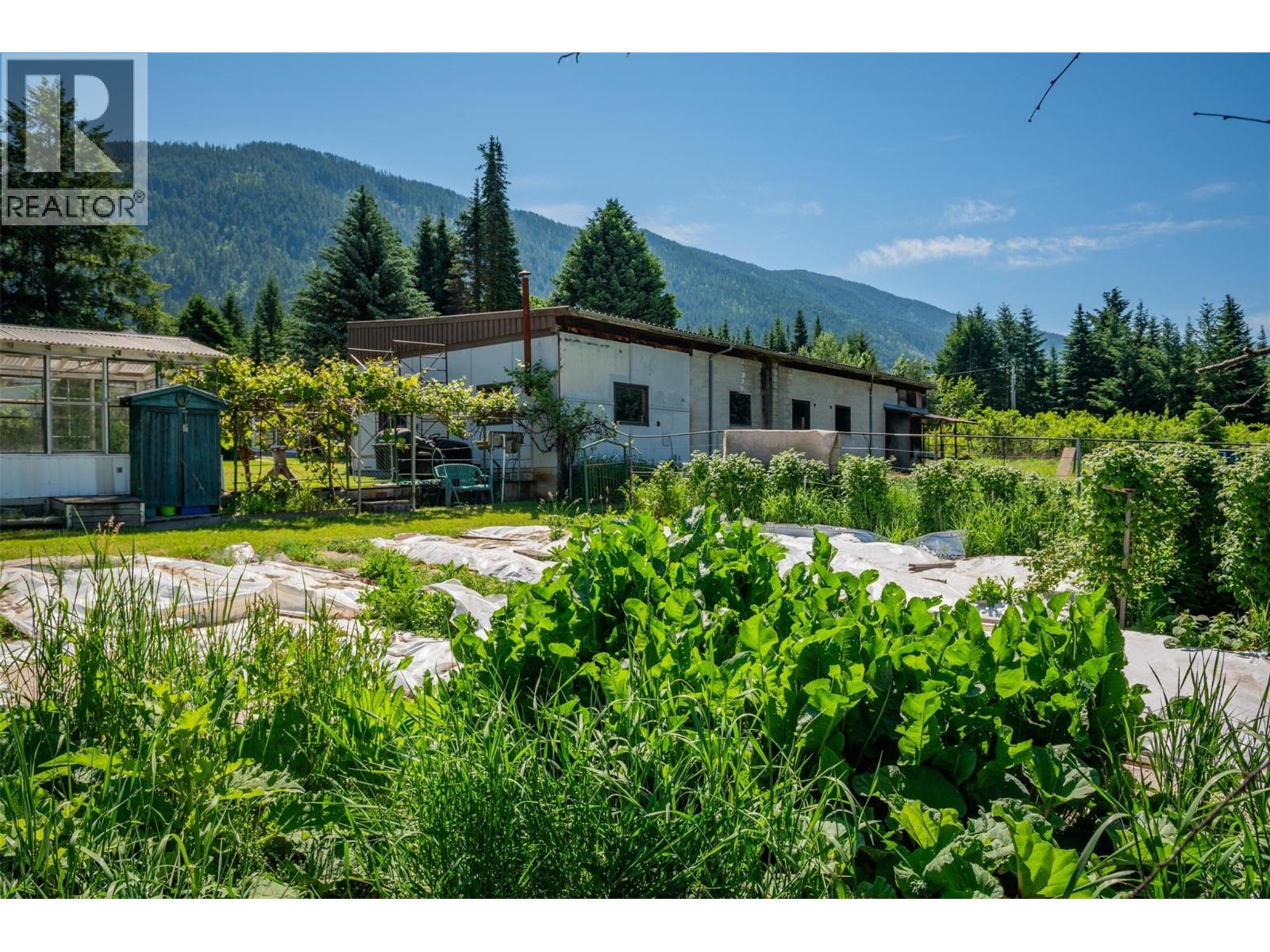 2645 Shoreacres Road, Castlegar