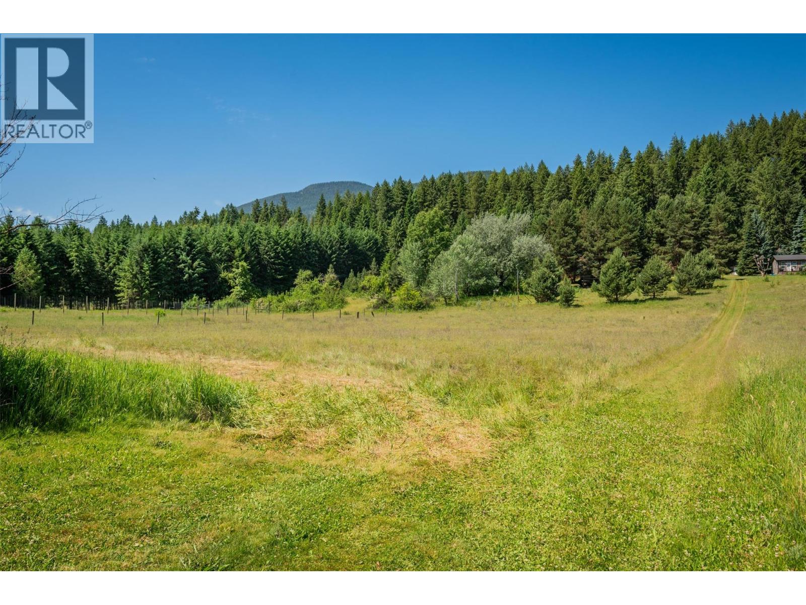 2645 Shoreacres Road, Castlegar