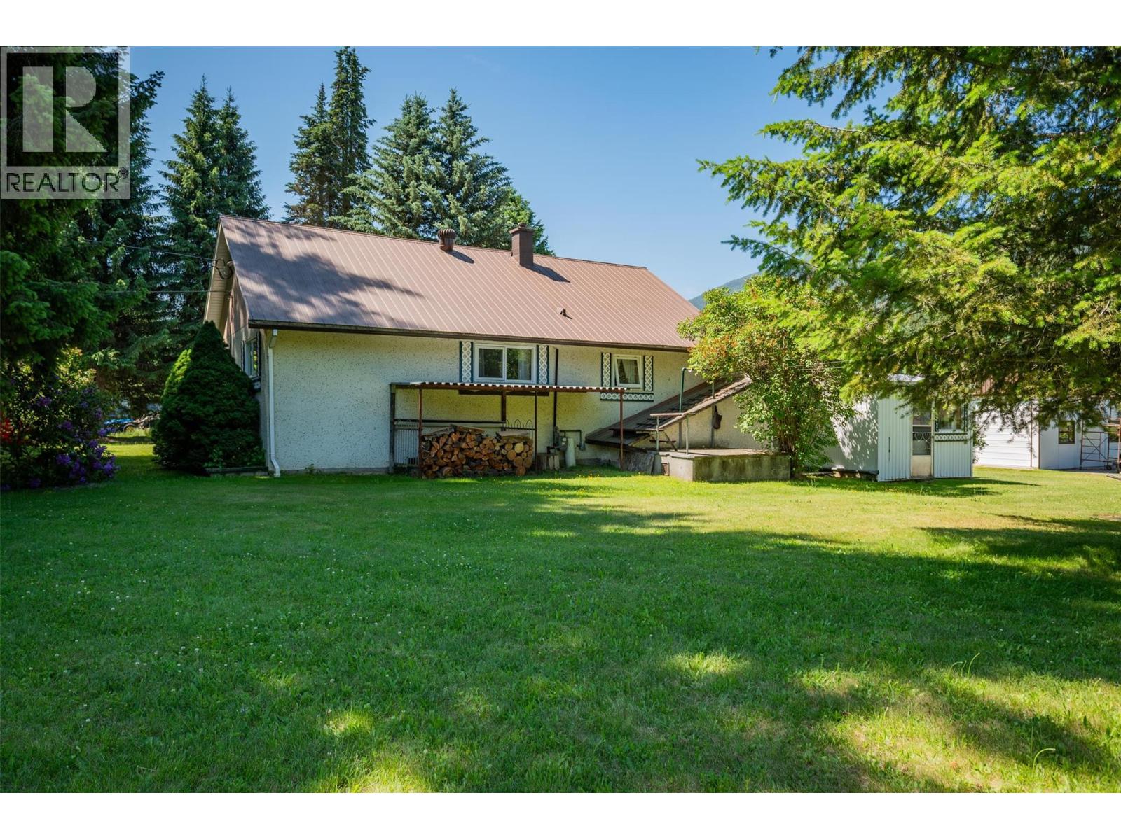 2645 Shoreacres Road, Castlegar