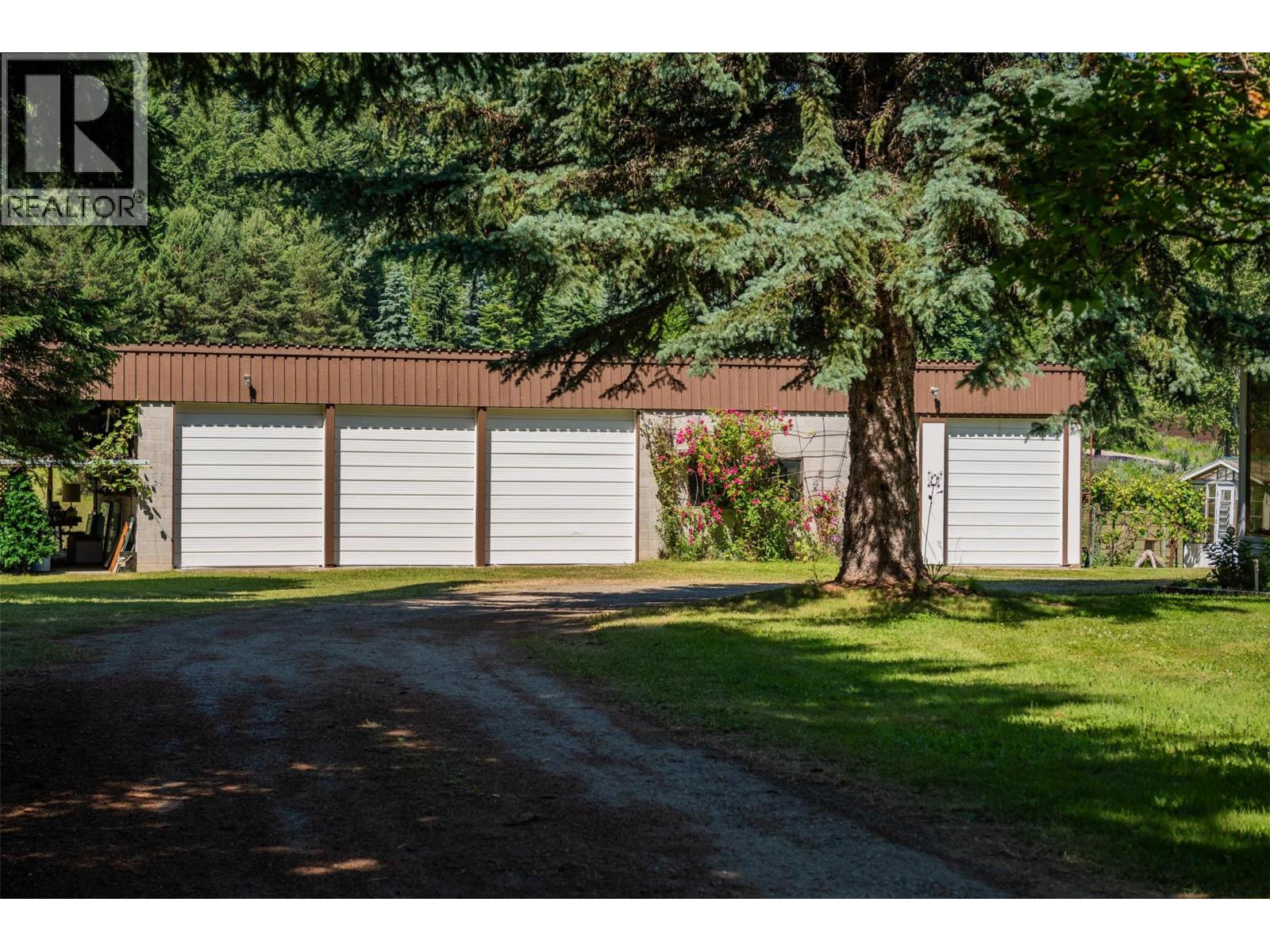 2645 Shoreacres Road, Castlegar