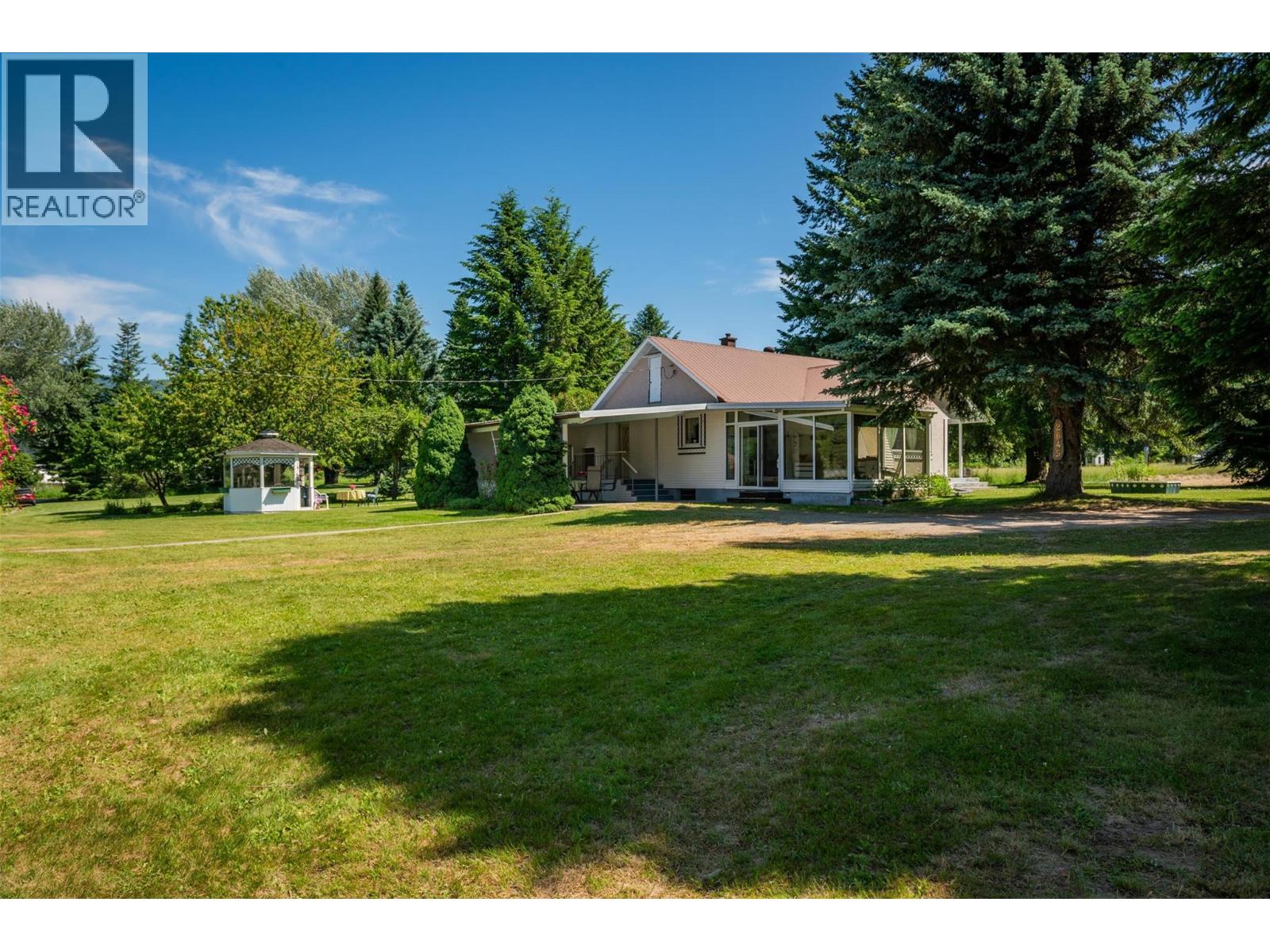 2645 Shoreacres Road, Castlegar