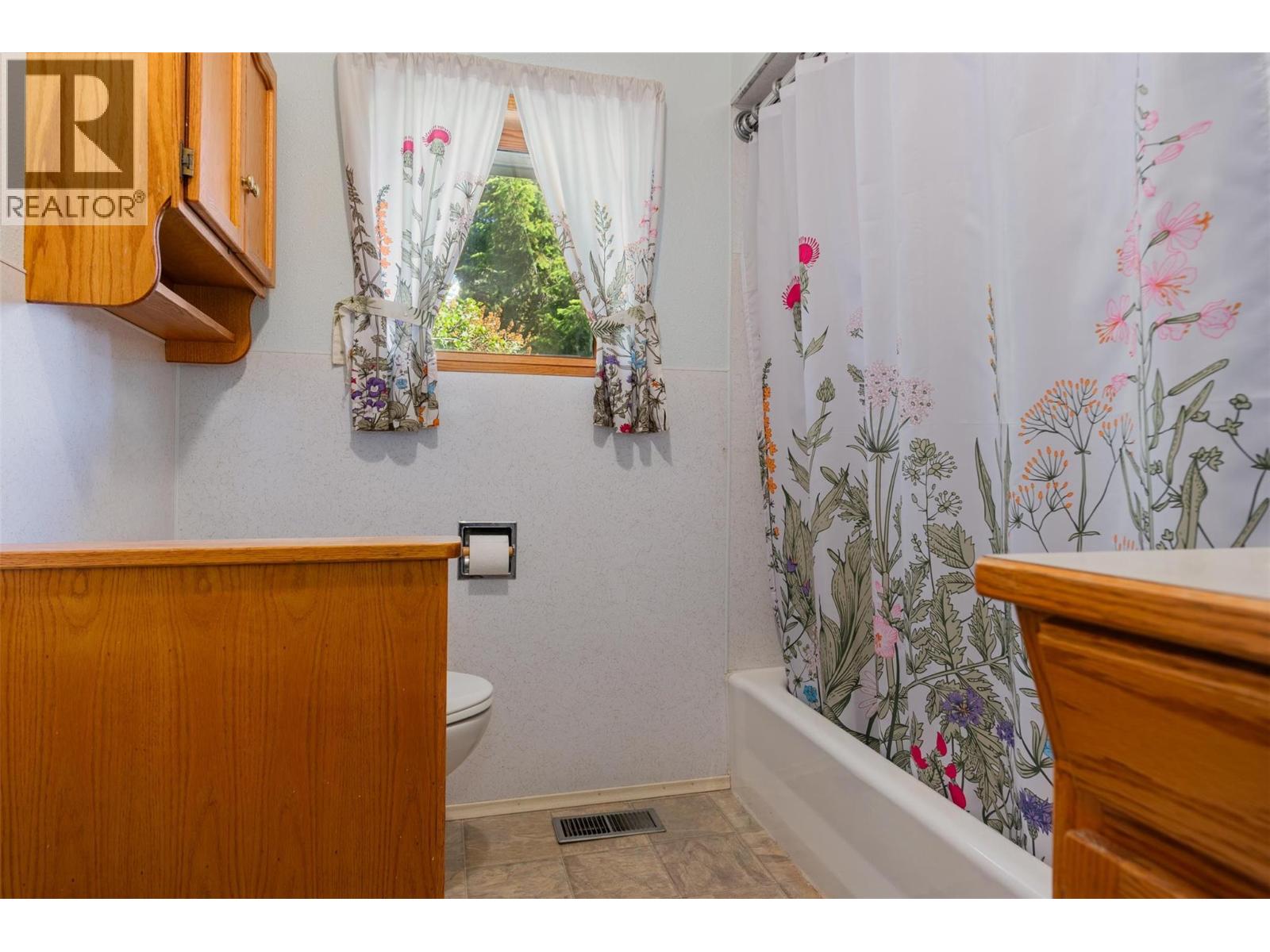 2645 Shoreacres Road, Castlegar
