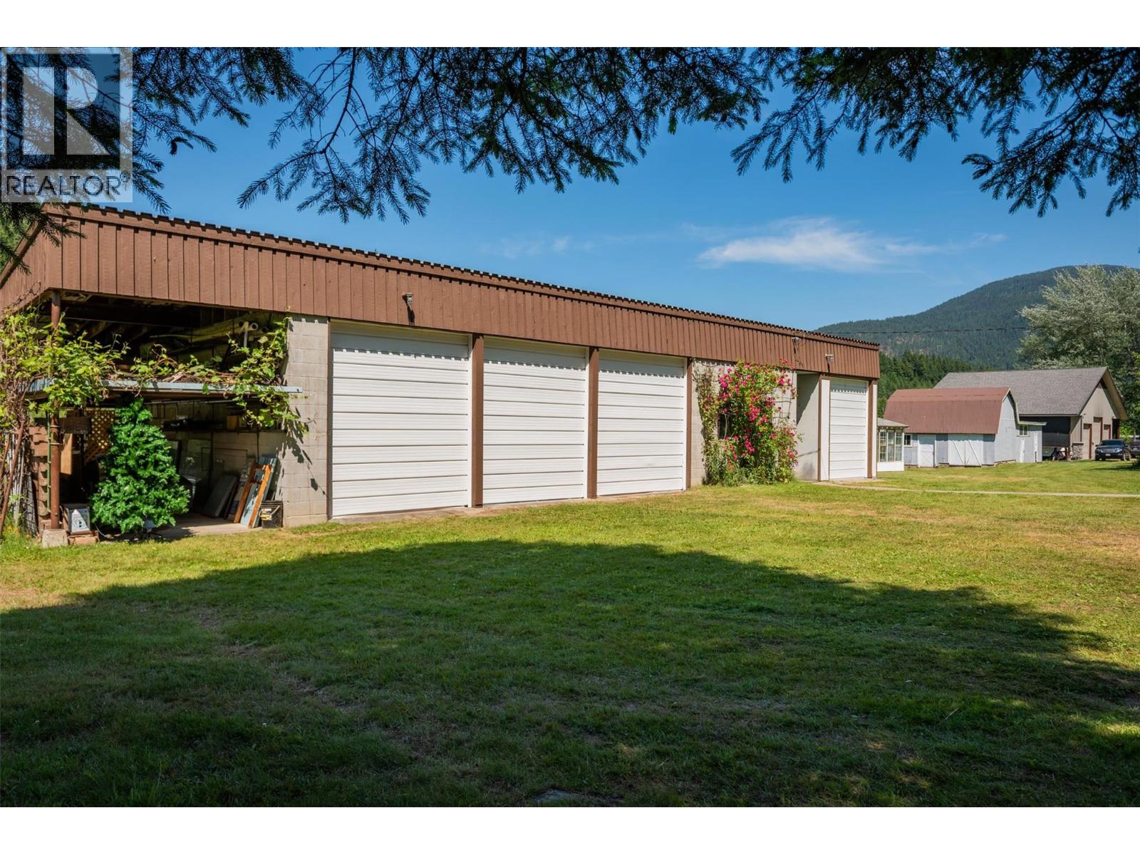 2645 Shoreacres Road, Castlegar
