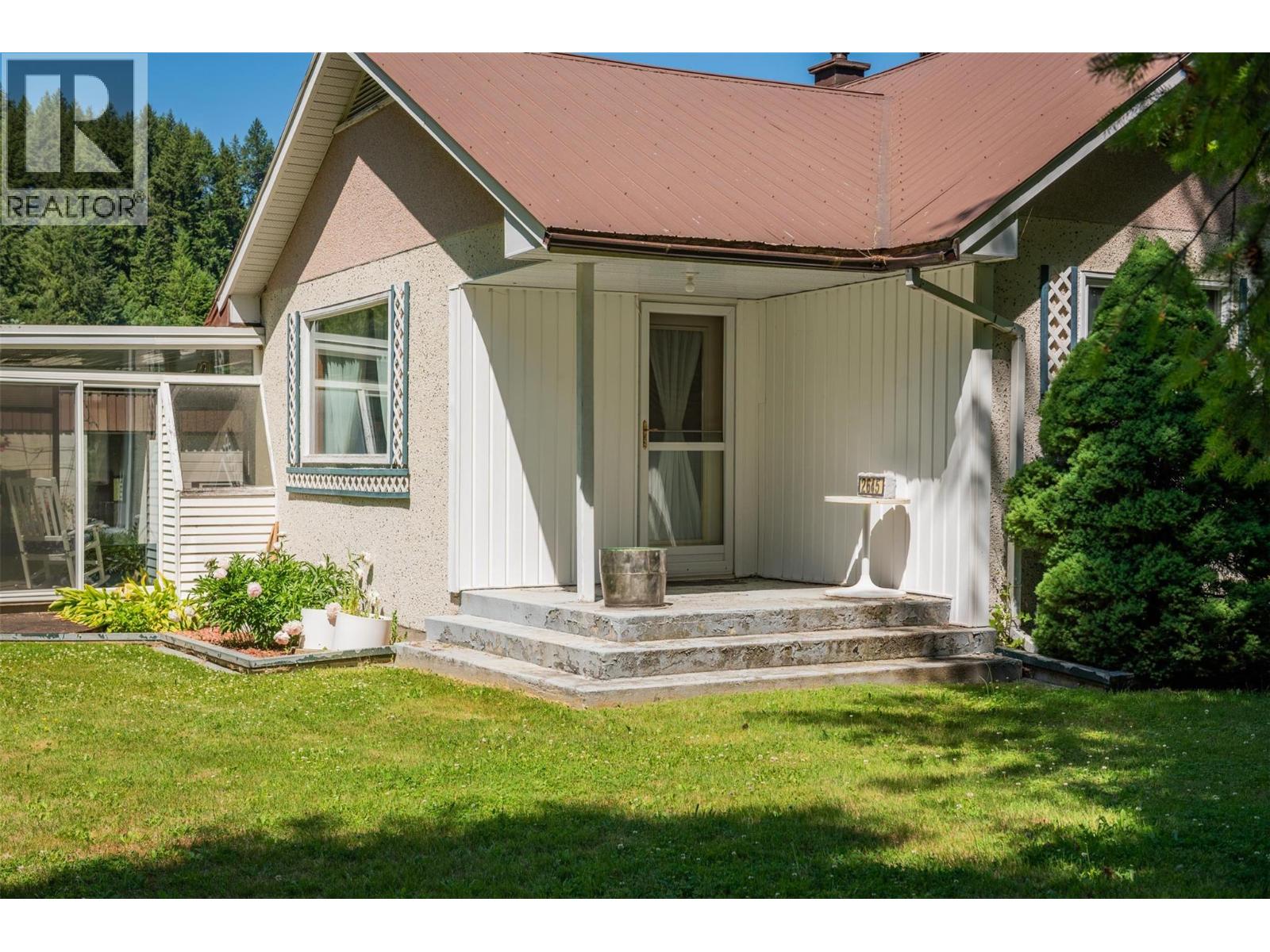 2645 Shoreacres Road, Castlegar