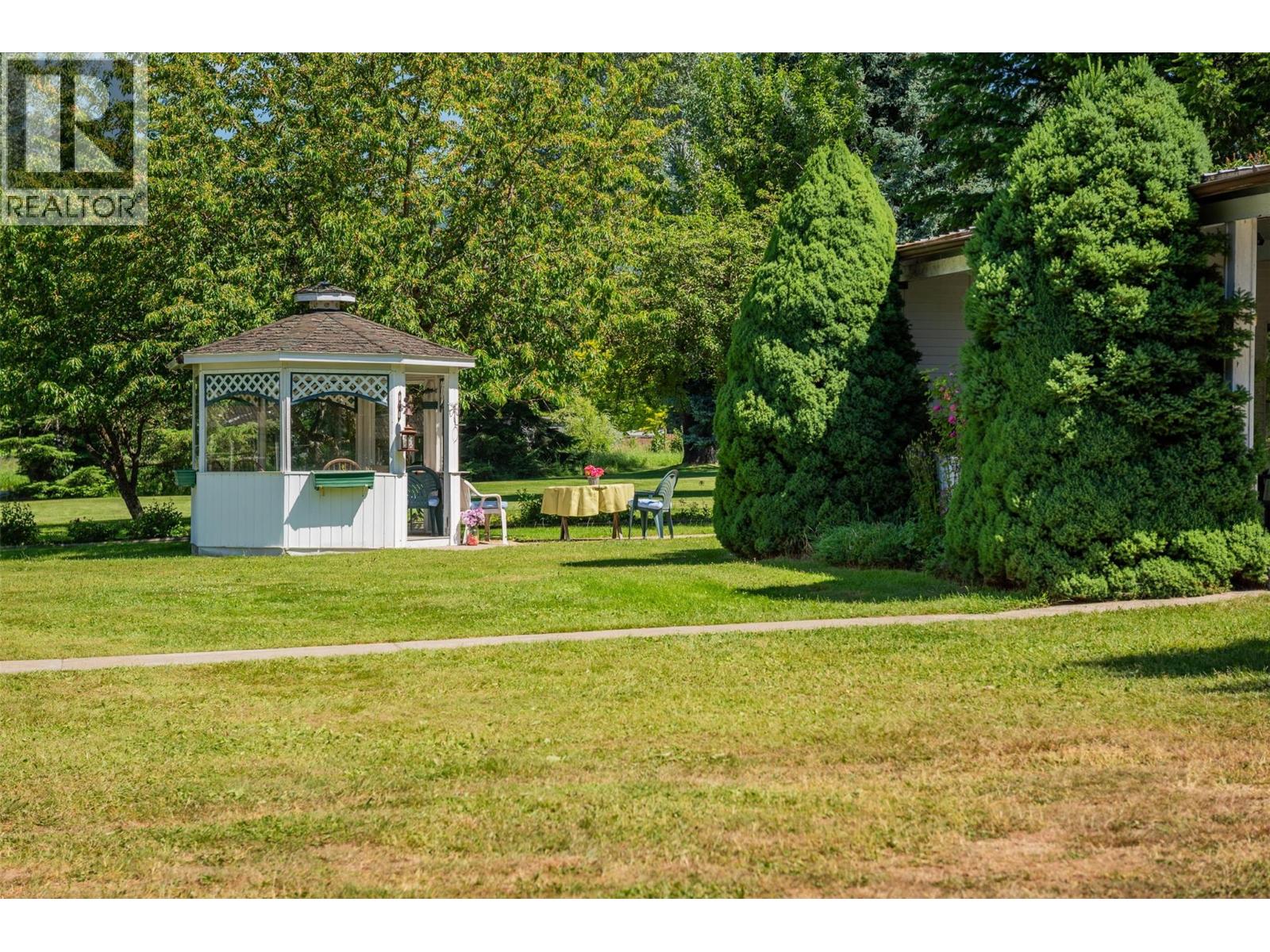 2645 Shoreacres Road, Castlegar