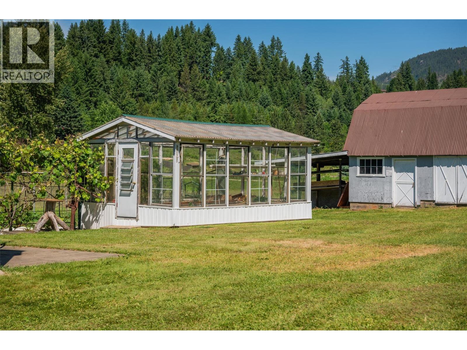 2645 Shoreacres Road, Castlegar