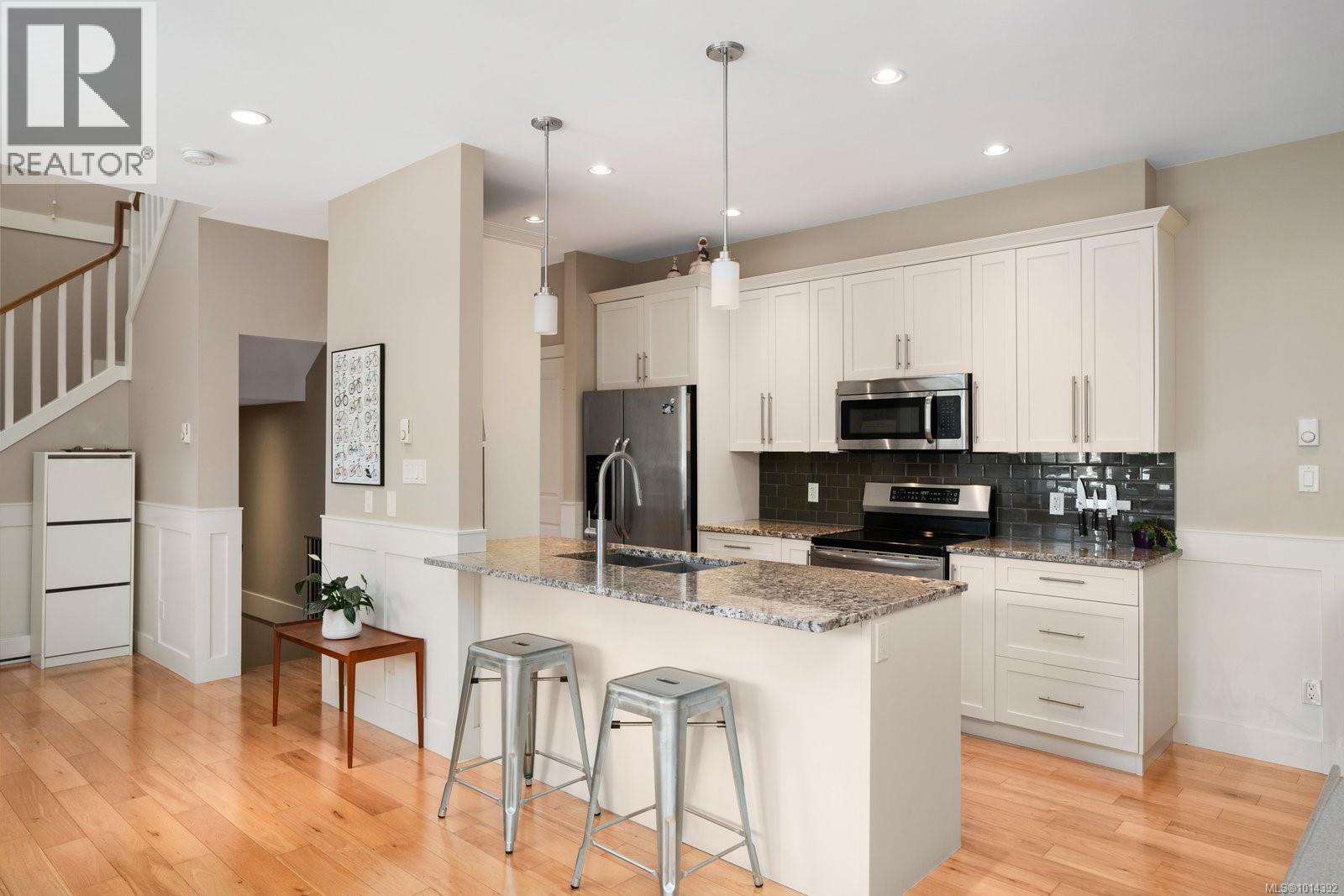 3 555 Niagara Street, Victoria
