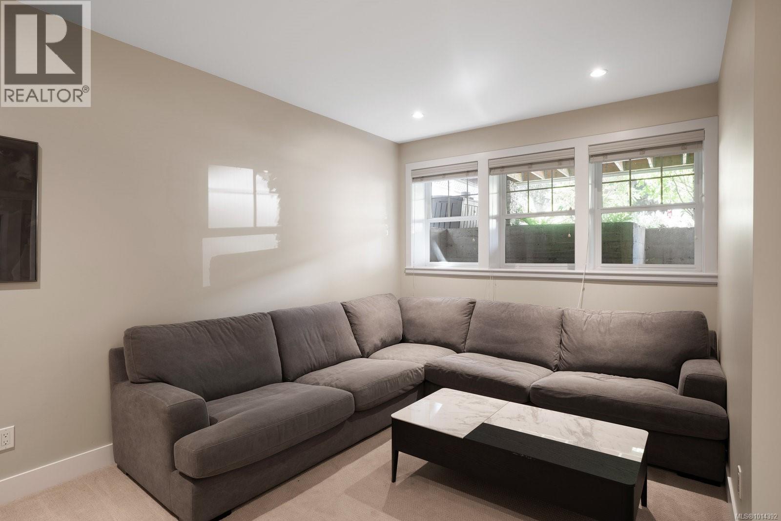3 555 Niagara Street, Victoria