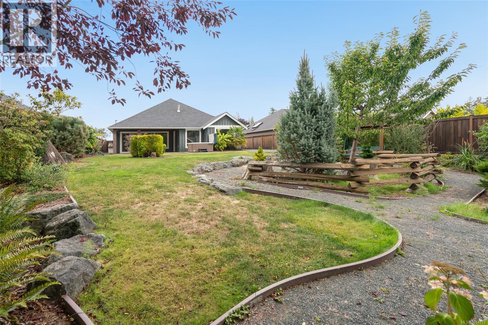166 Skylark Ave, Parksville