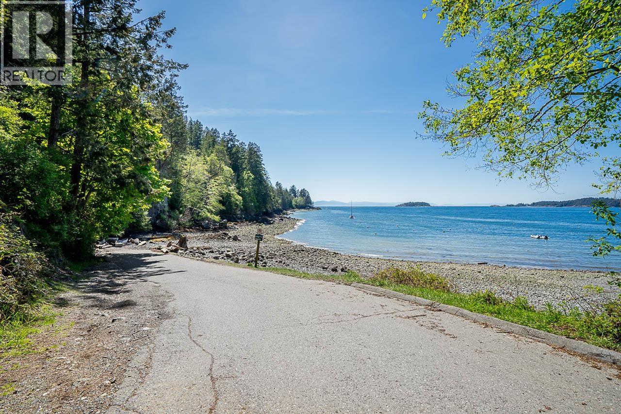 1795 EMILY LANE, Bowen Island
