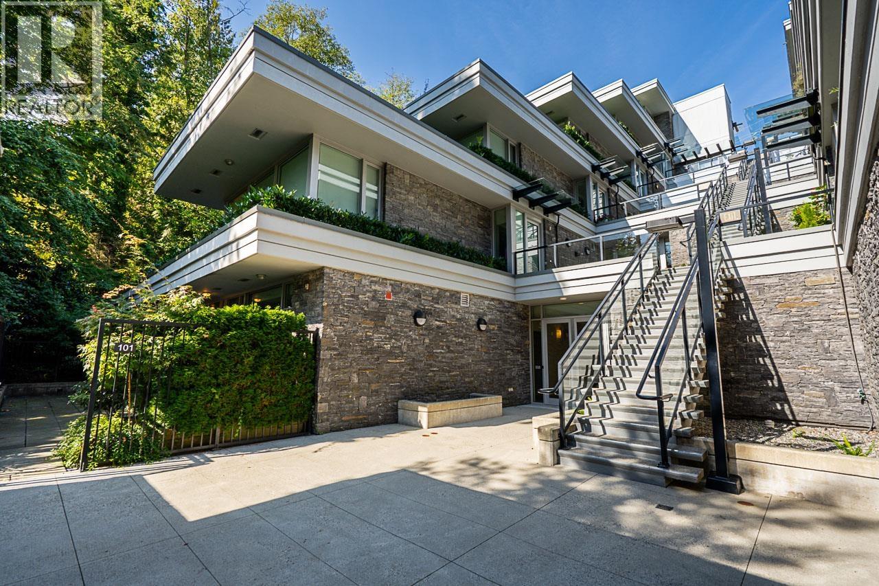 101 988 KEITH ROAD, West Vancouver