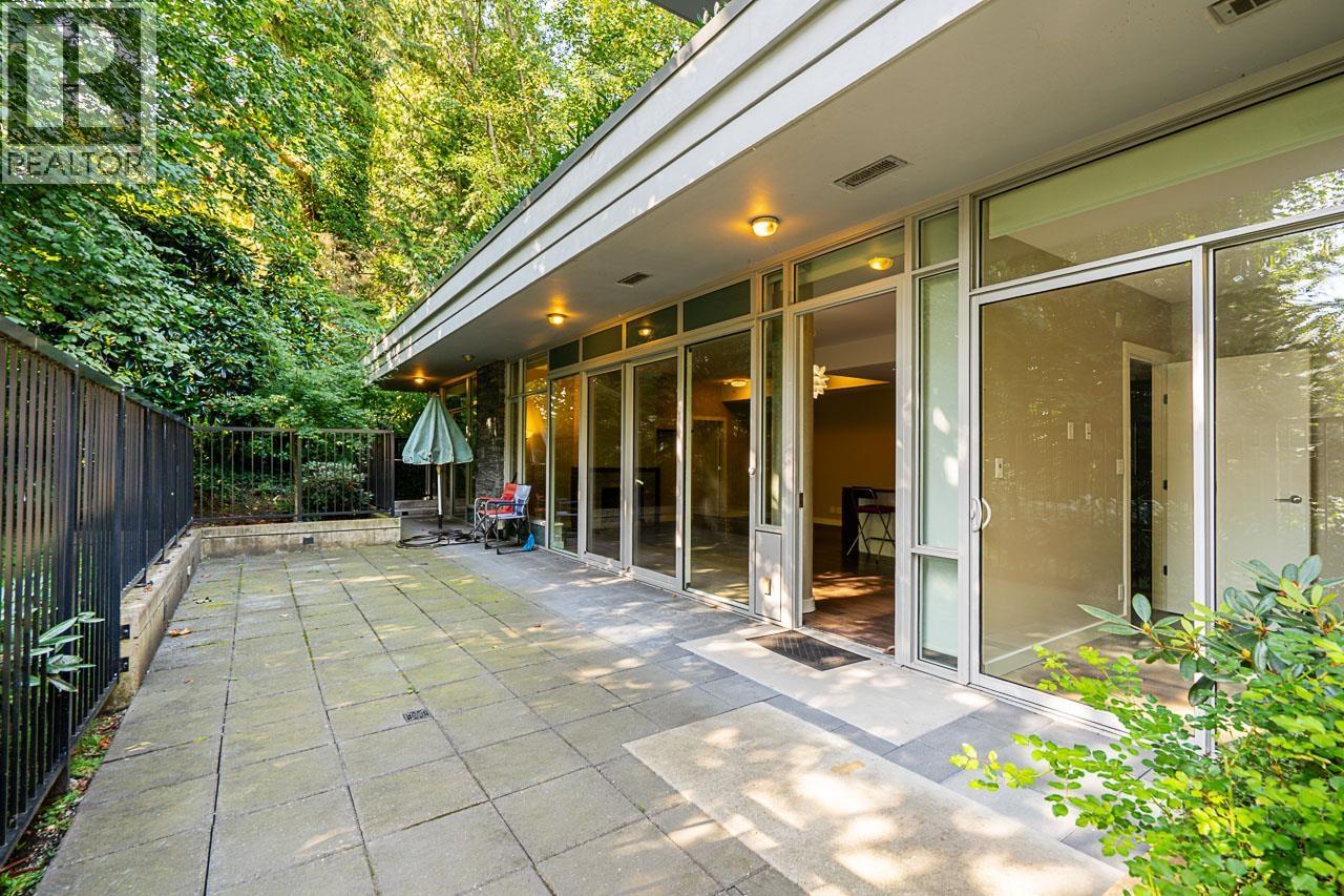 101 988 KEITH ROAD, West Vancouver