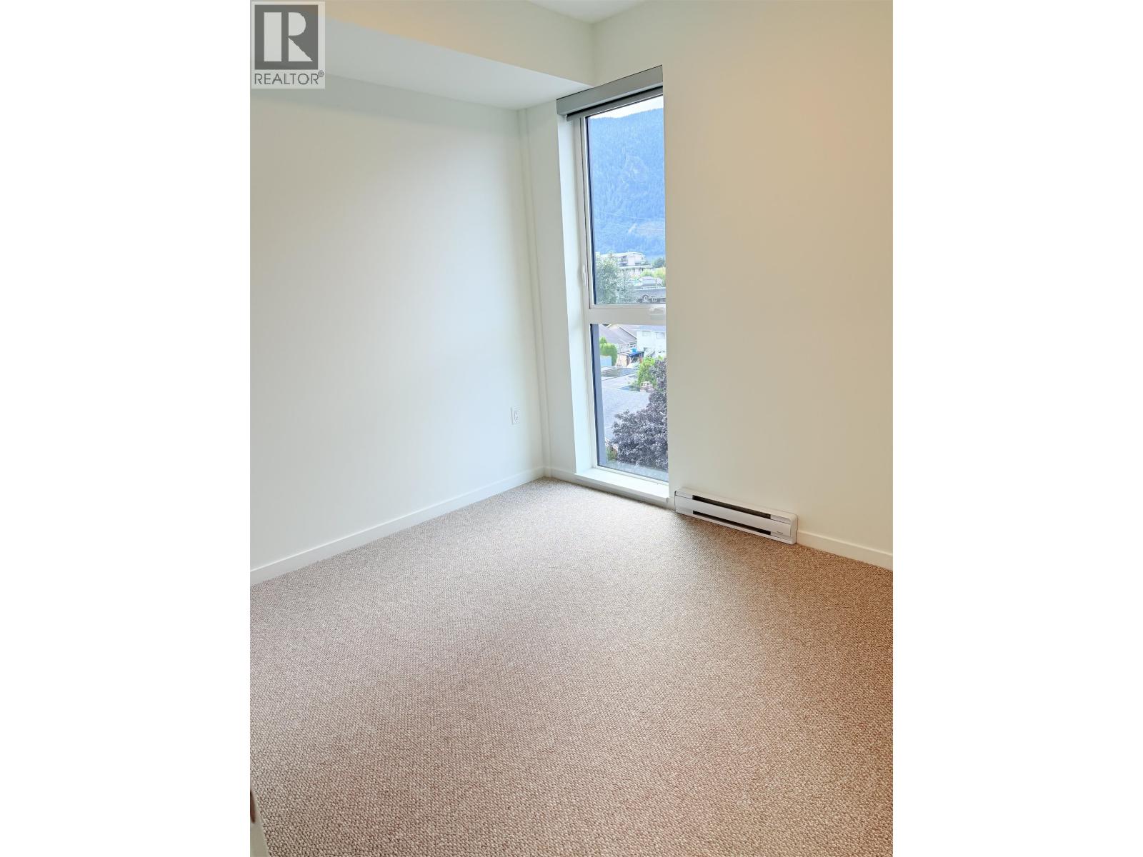 500 37994 2ND AVENUE, Squamish