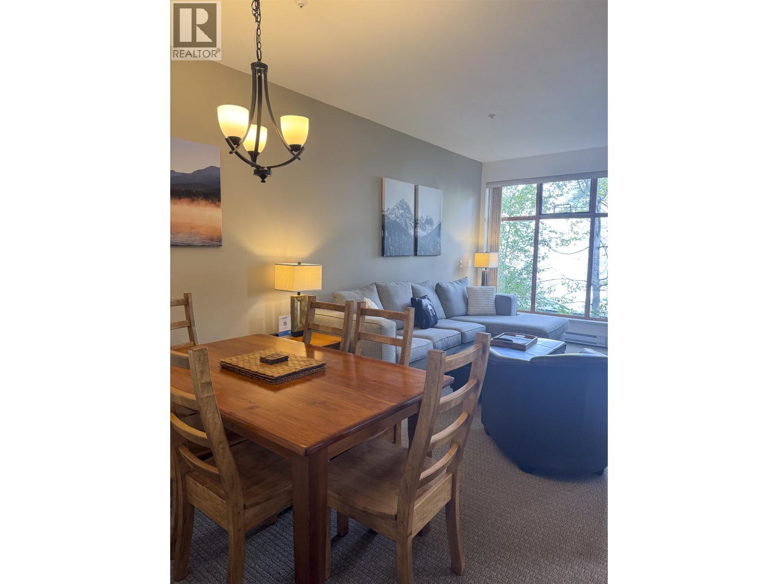House in Whistler - Image 10