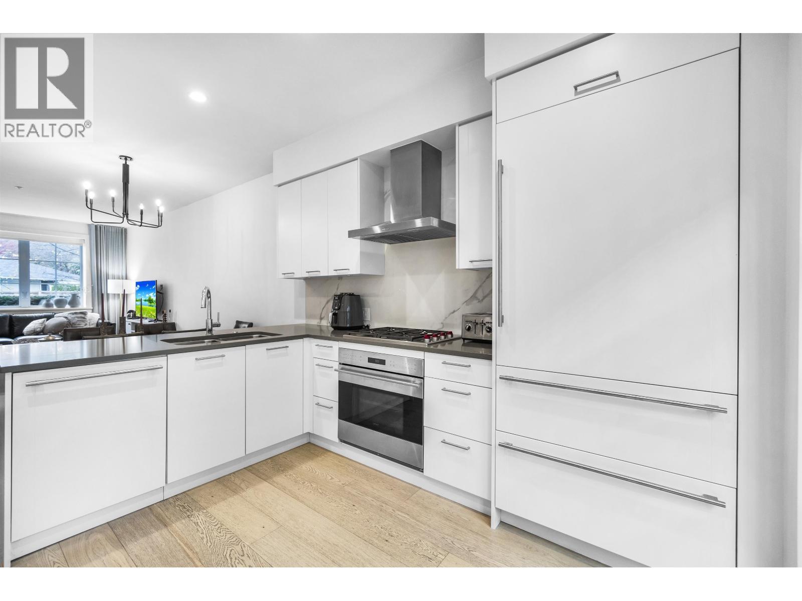 5 1133 RIDGEWOOD DRIVE, North Vancouver