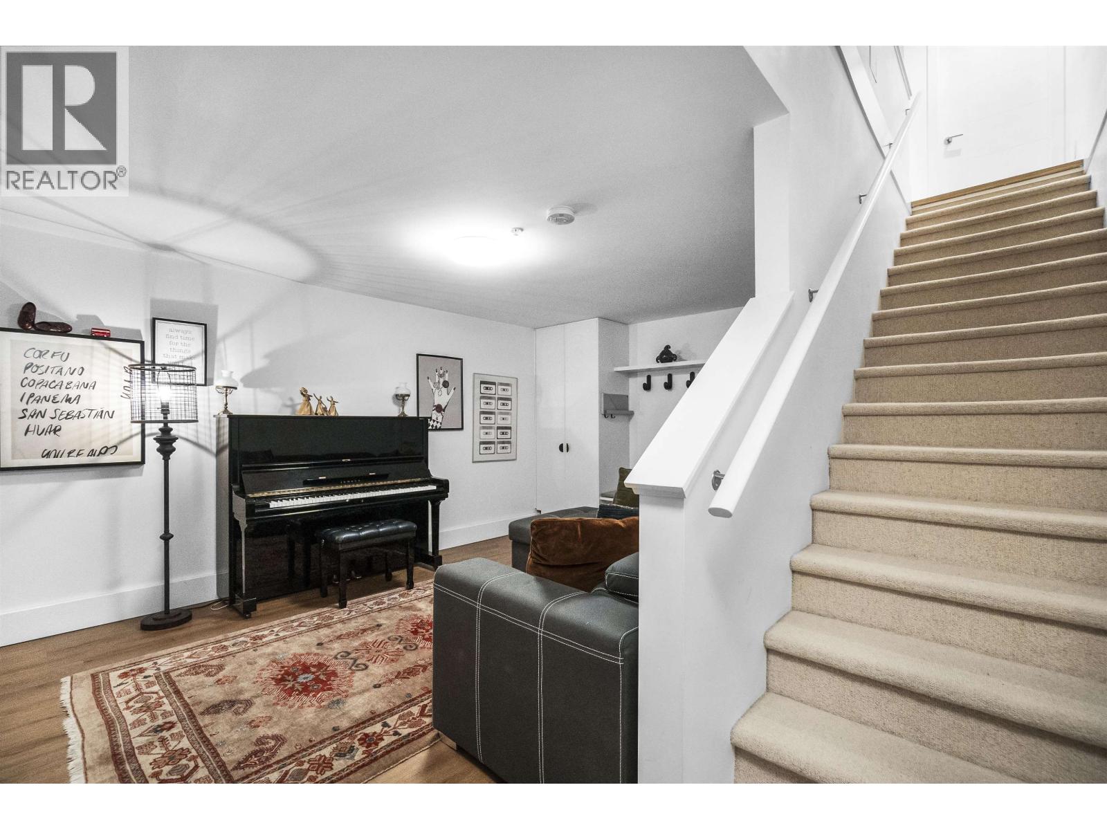5 1133 RIDGEWOOD DRIVE, North Vancouver