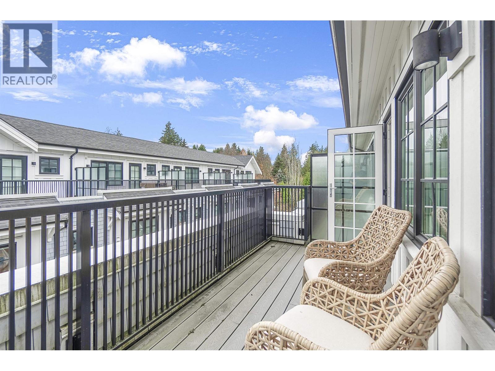 5 1133 RIDGEWOOD DRIVE, North Vancouver