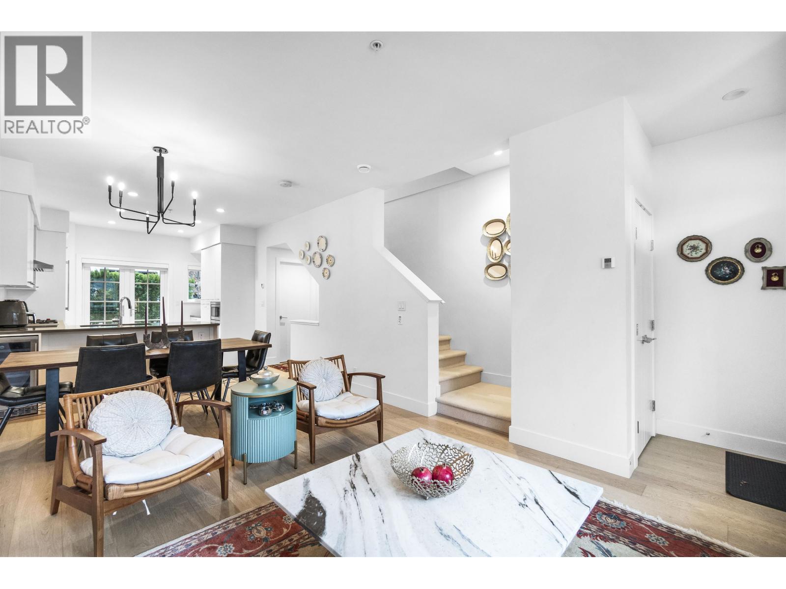 5 1133 RIDGEWOOD DRIVE, North Vancouver
