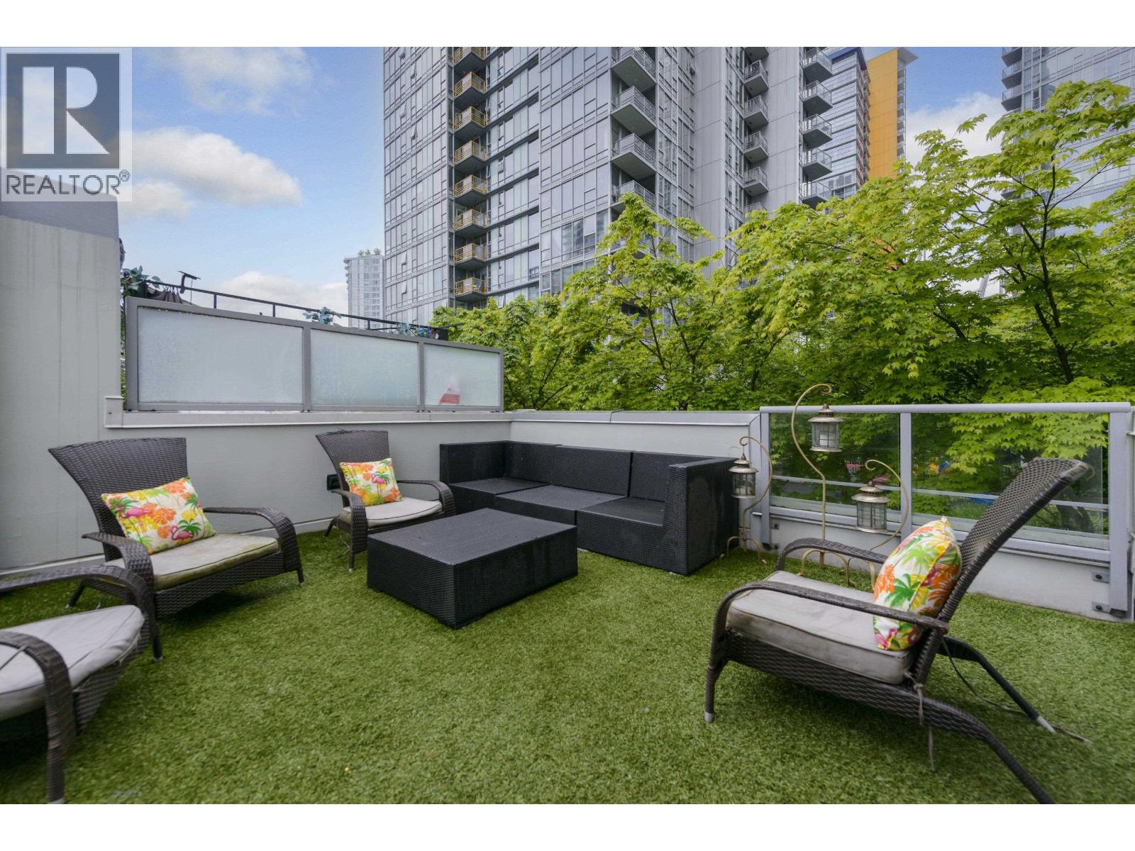 128 DUNSMUIR STREET, Vancouver