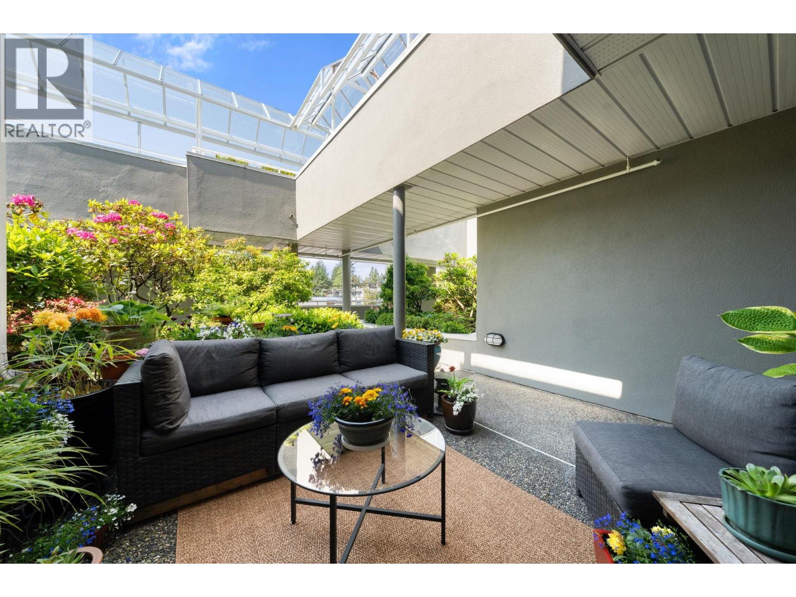 204 3151 WOODBINE DRIVE, North Vancouver