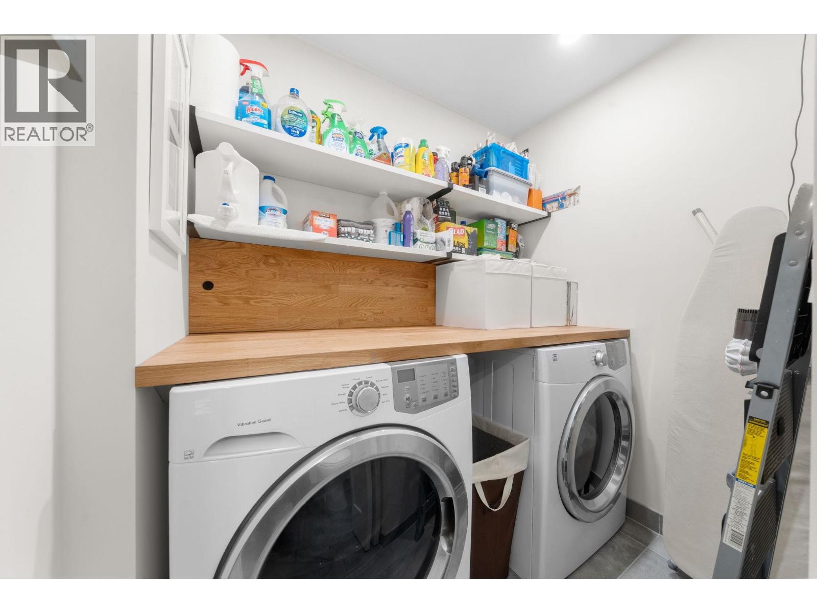 204 3151 WOODBINE DRIVE, North Vancouver