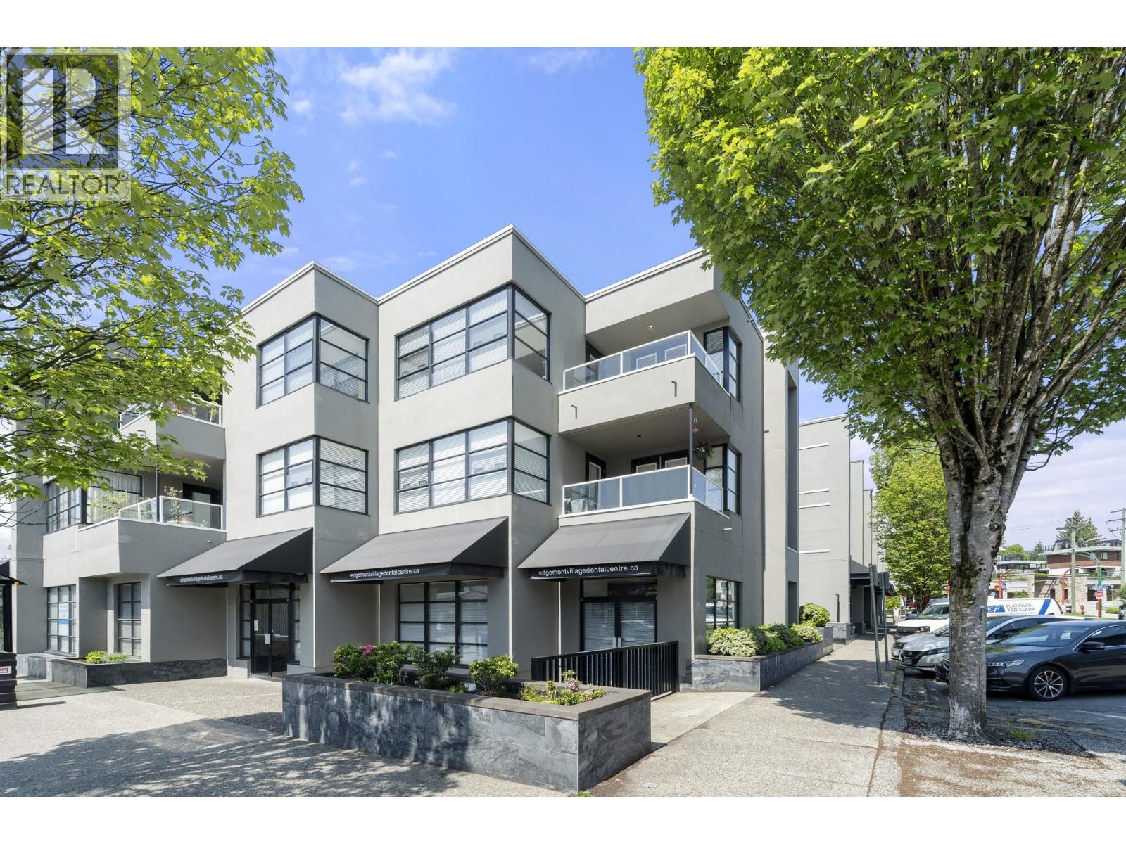 204 3151 WOODBINE DRIVE, North Vancouver