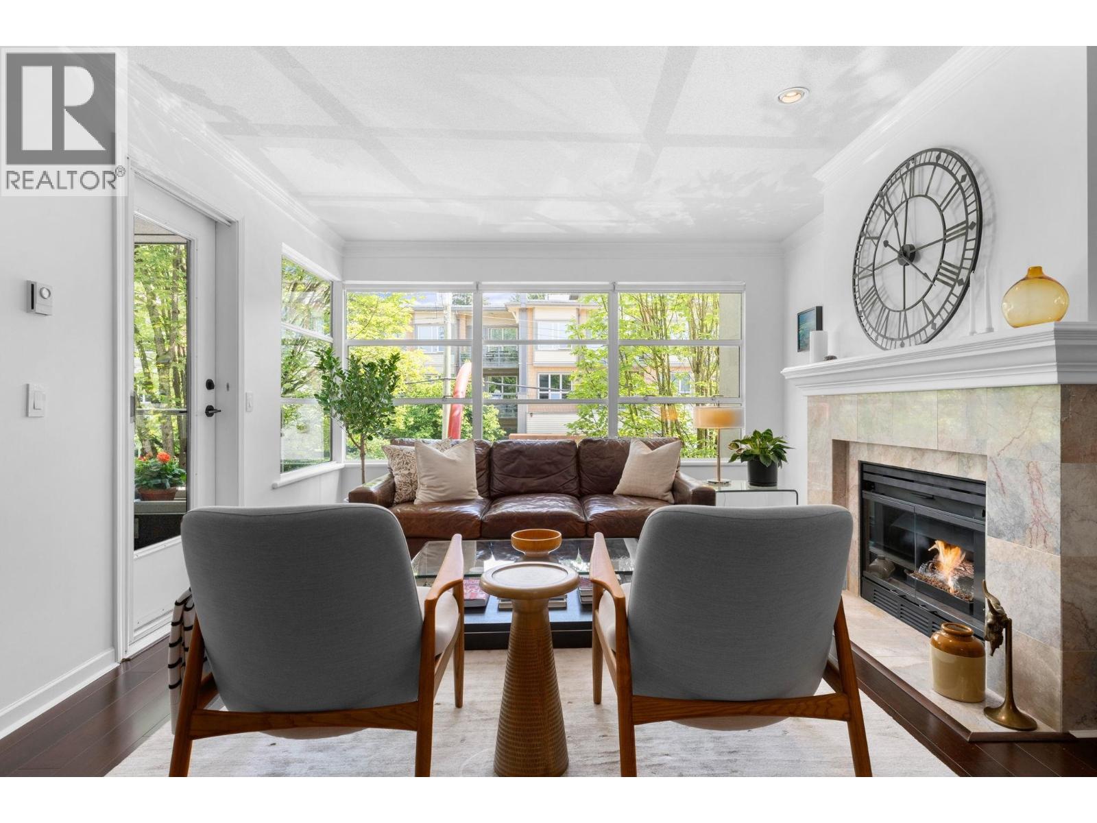 204 3151 WOODBINE DRIVE, North Vancouver