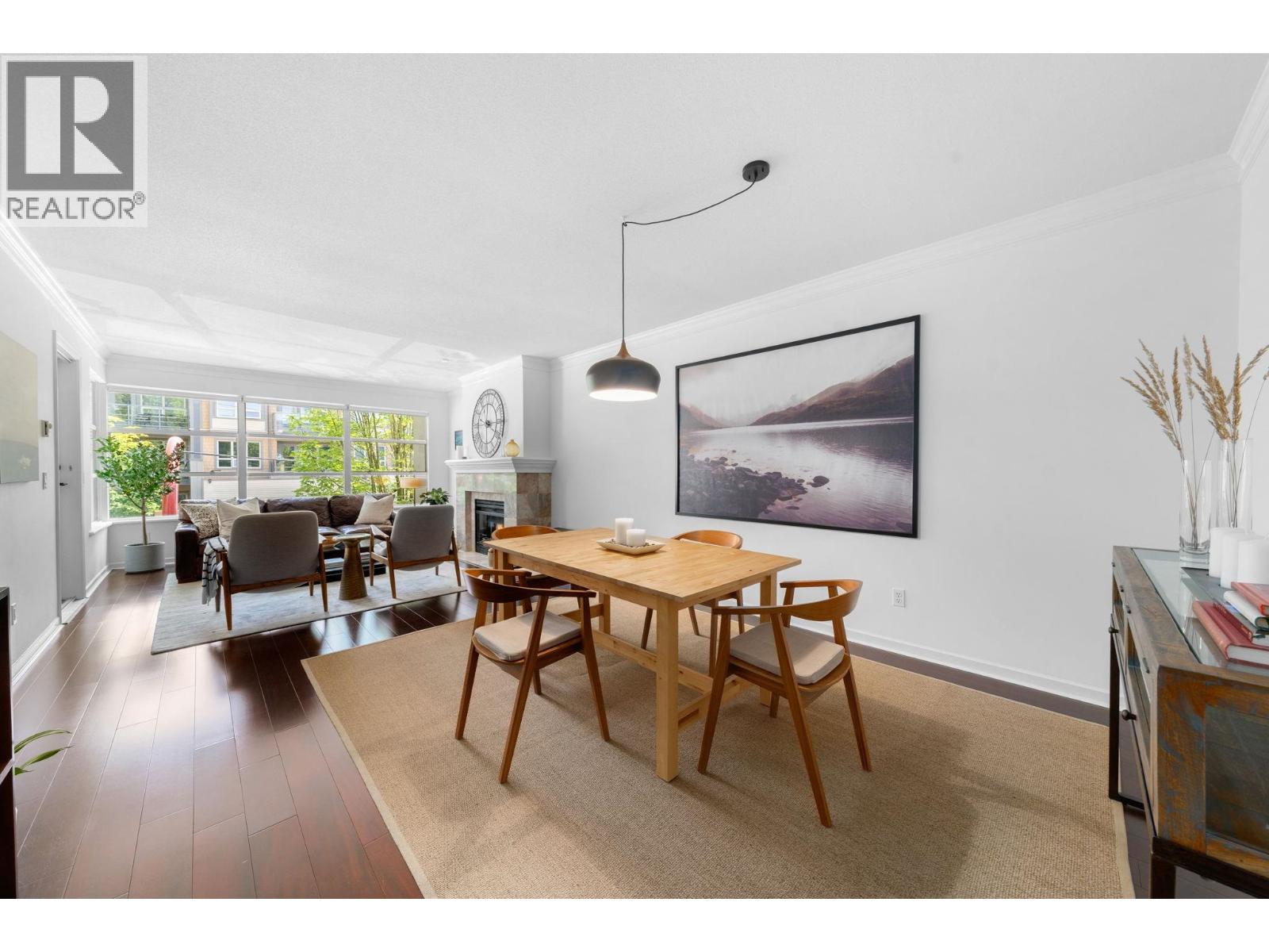 204 3151 WOODBINE DRIVE, North Vancouver