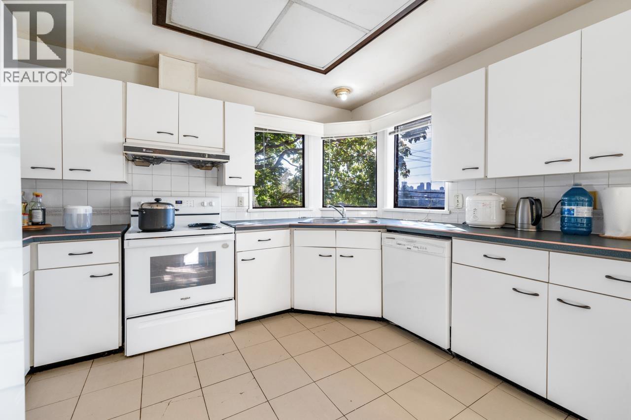 4325 MAHON AVENUE, Burnaby