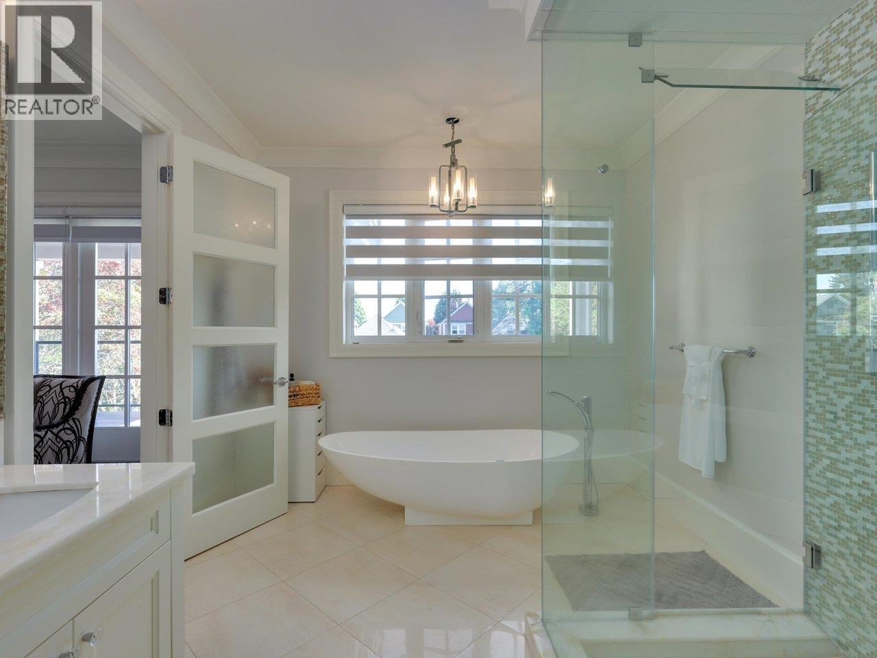 5064 FENTON Drive, Delta