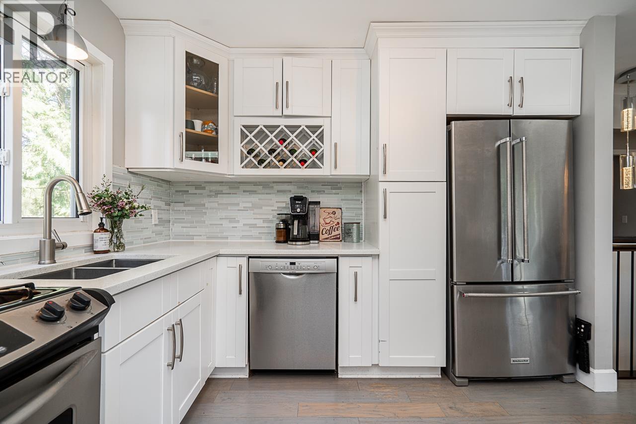 101 COLLEGE PARK WAY, Port Moody