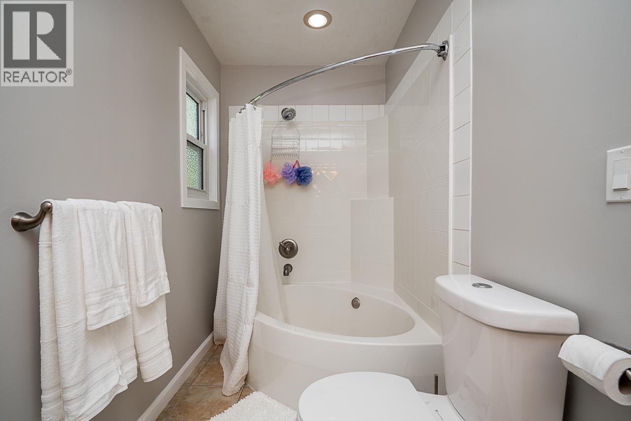 101 COLLEGE PARK WAY, Port Moody