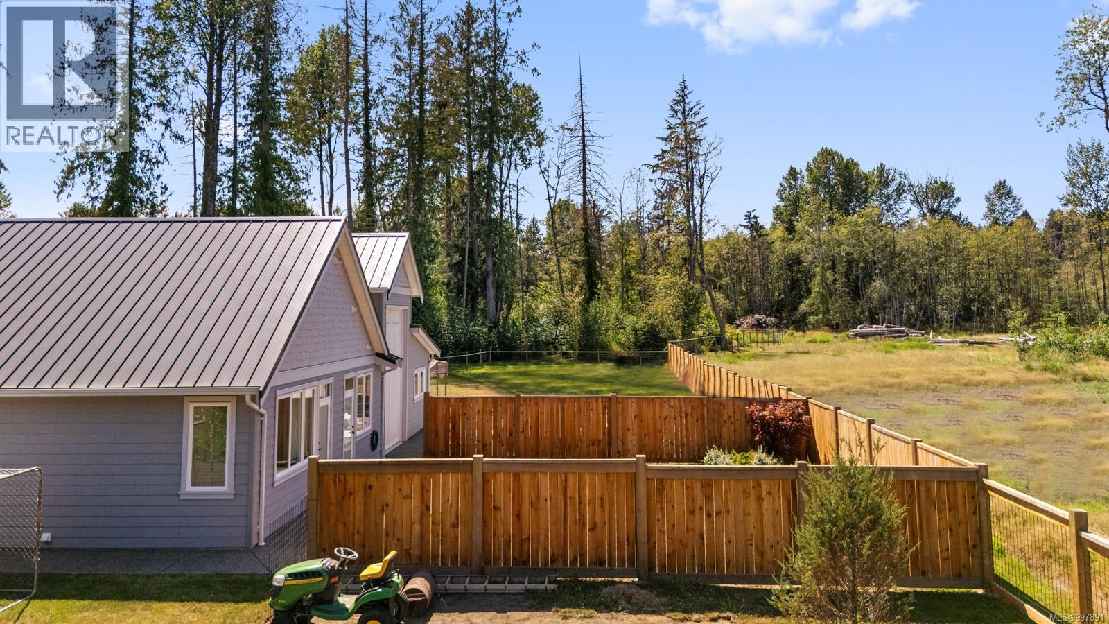 8757/8761 Oyster River Way, Black Creek