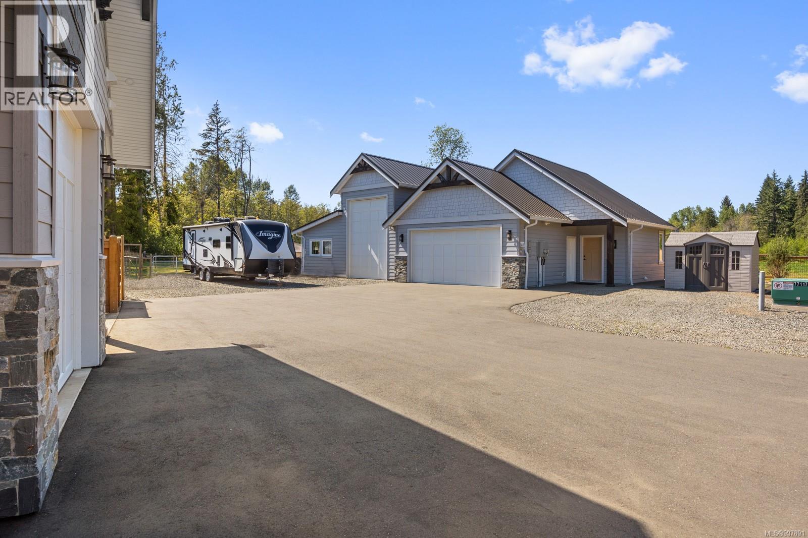 8757/8761 Oyster River Way, Black Creek
