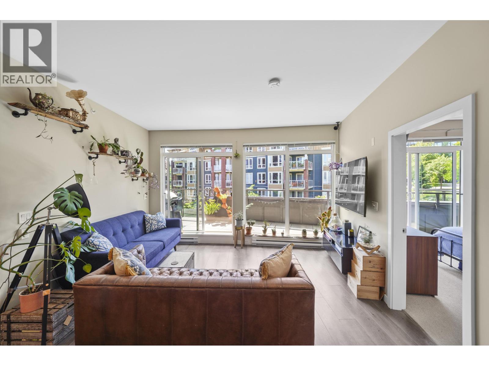 404 20 E ROYAL AVENUE, New Westminster