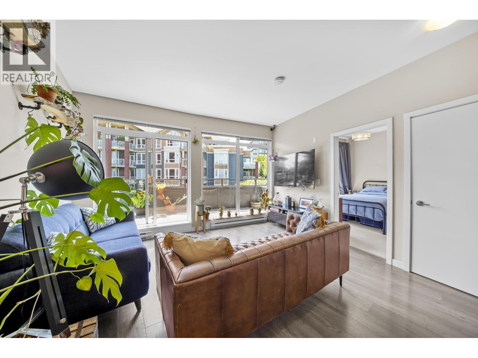 404 20 E ROYAL AVENUE, New Westminster