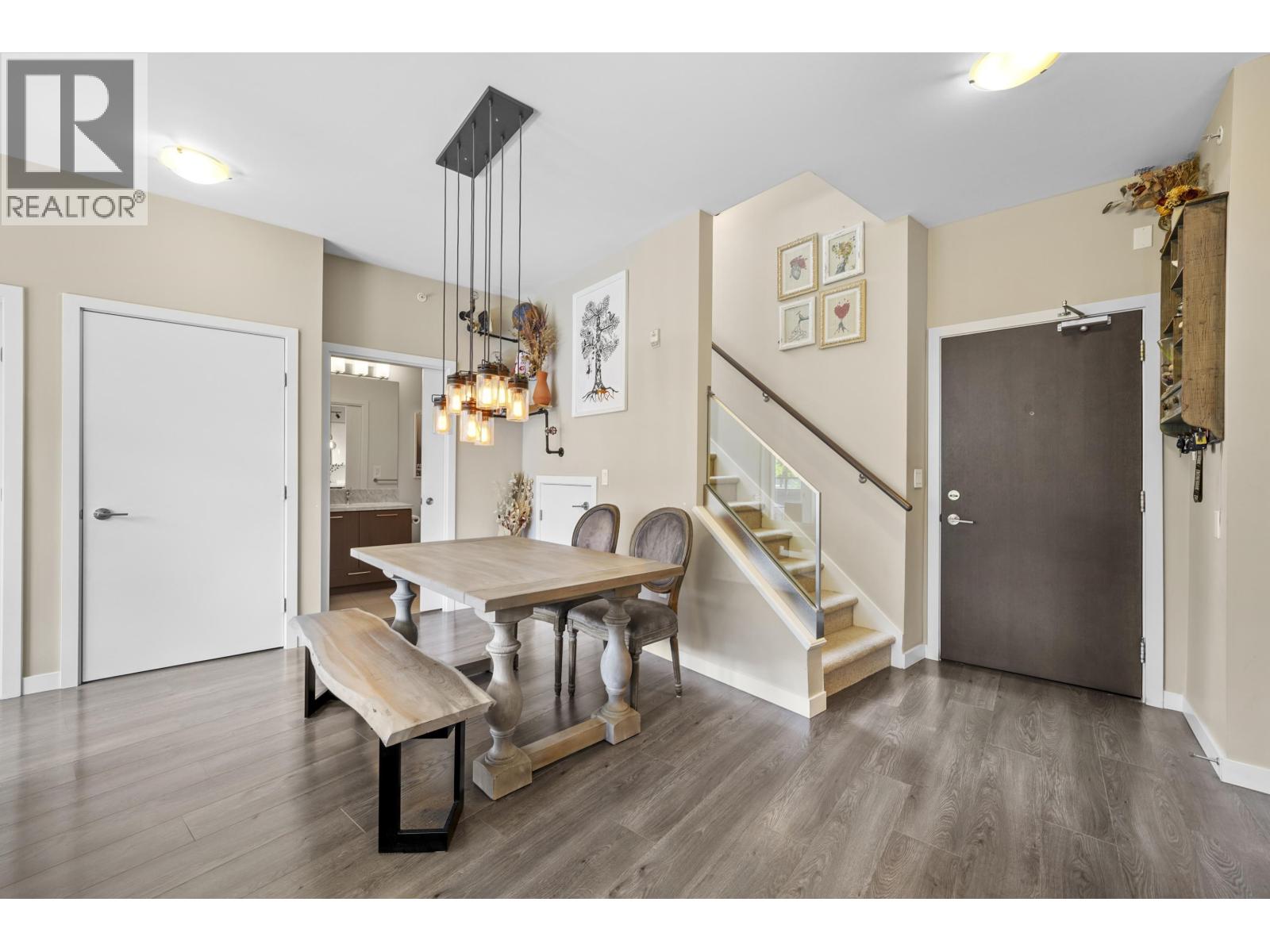 404 20 E ROYAL AVENUE, New Westminster