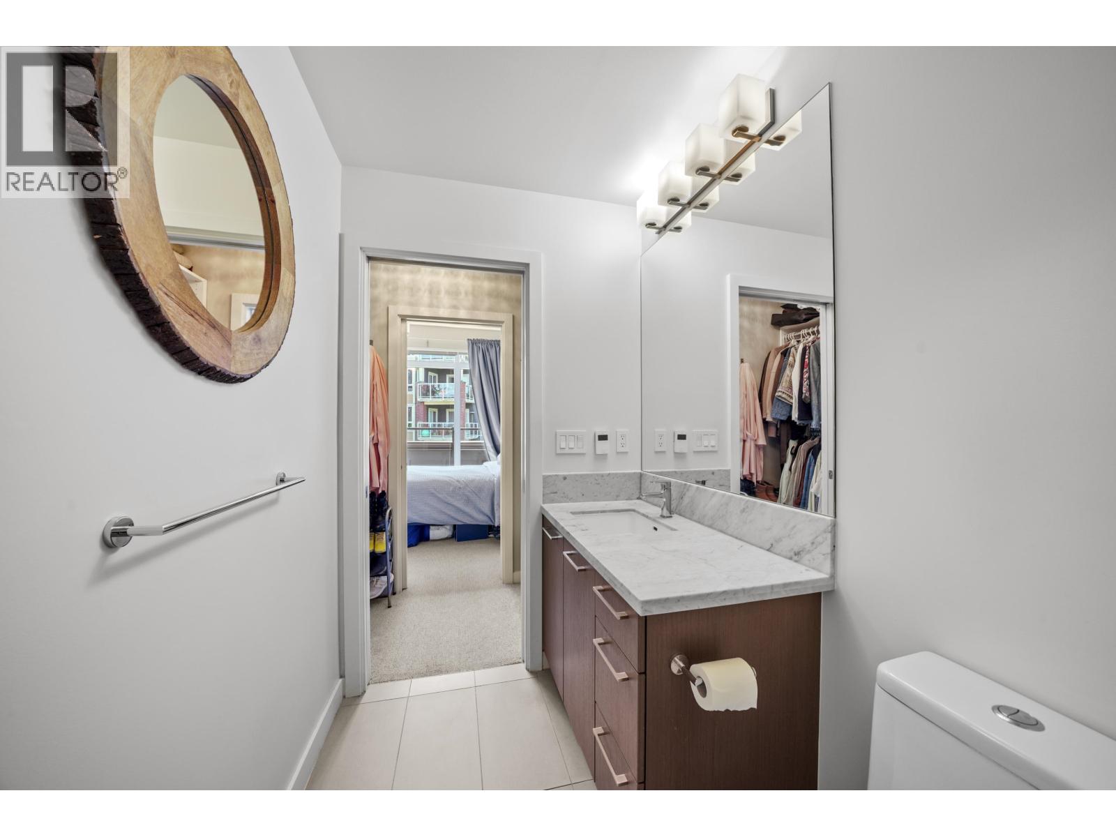 404 20 E ROYAL AVENUE, New Westminster