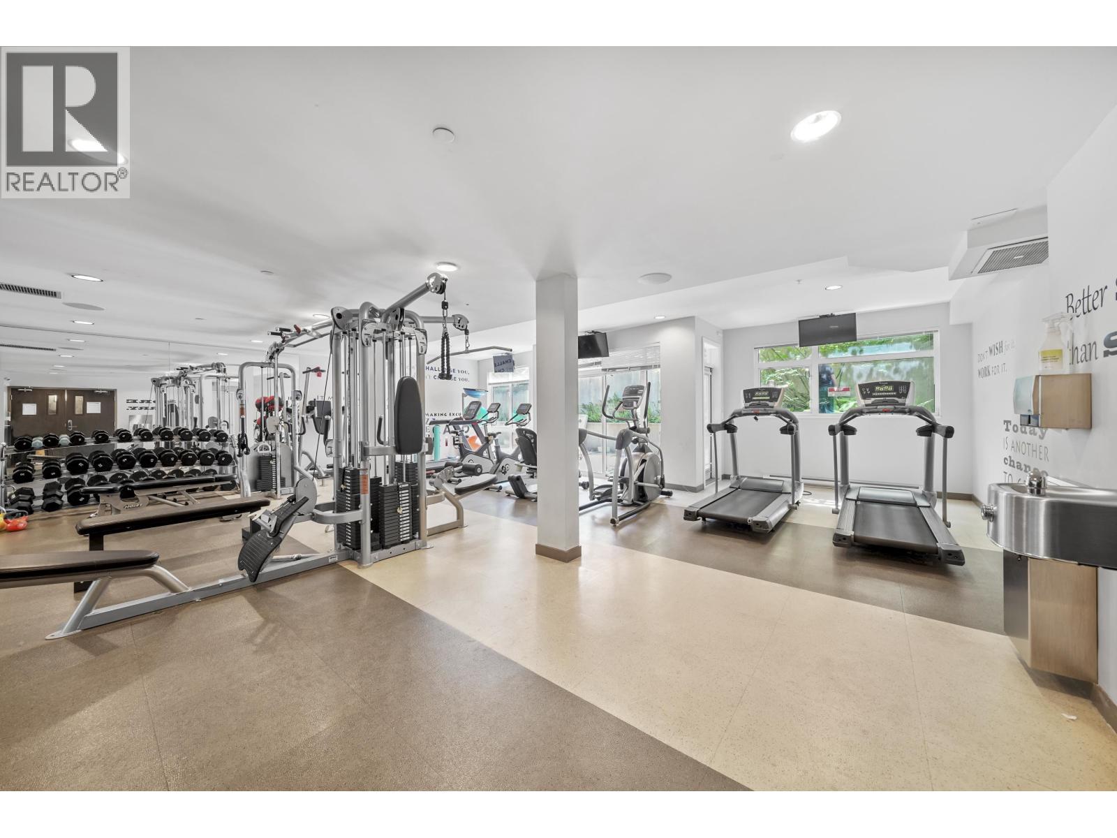 404 20 E ROYAL AVENUE, New Westminster