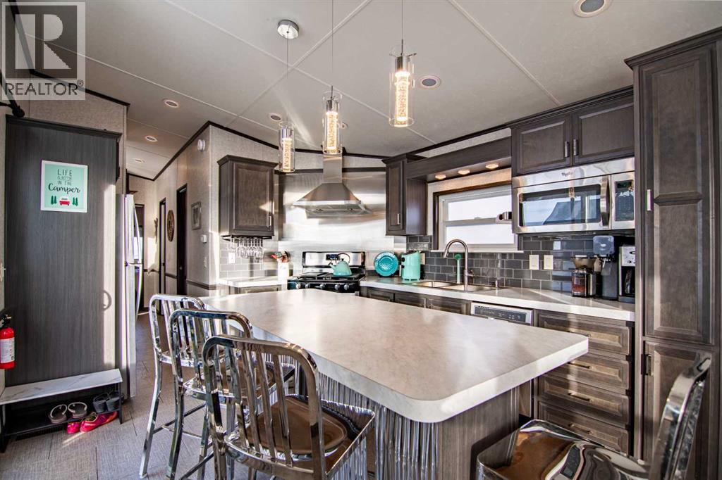 25054 South Pine Lake Road, Rural Red Deer County