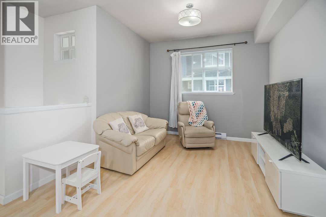 35 935 EWEN AVENUE, New Westminster