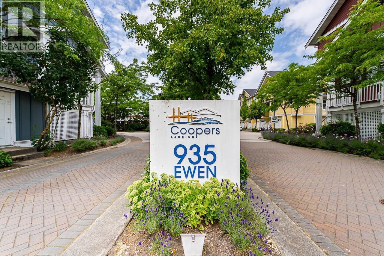 35 935 EWEN AVENUE, New Westminster