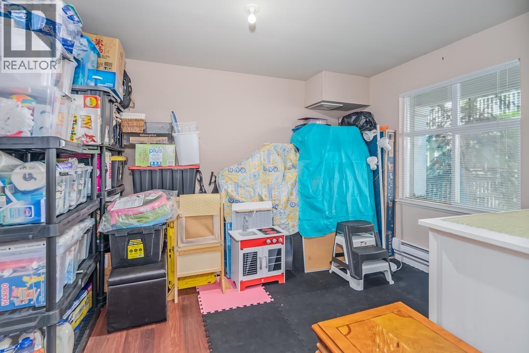 35 935 EWEN AVENUE, New Westminster