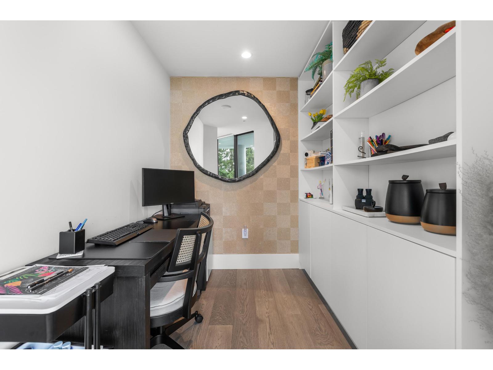 602 14825 THRIFT AVENUE, White Rock
