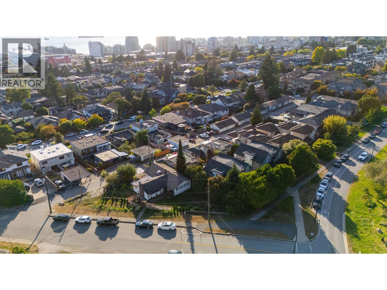 645 ST. DAVIDS AVENUE, North Vancouver