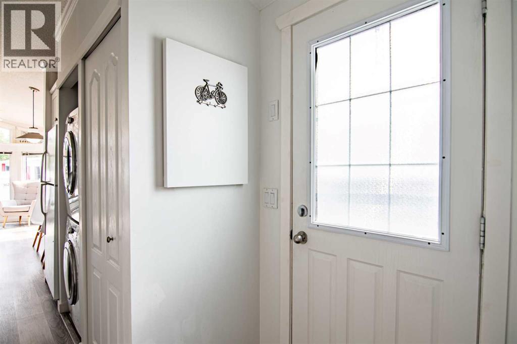 25074 South Pine Lake Road, Rural Red Deer County