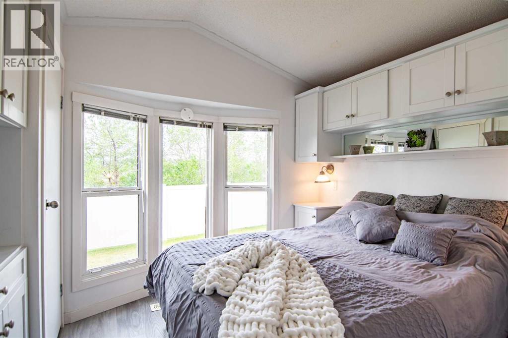 25074 South Pine Lake Road, Rural Red Deer County